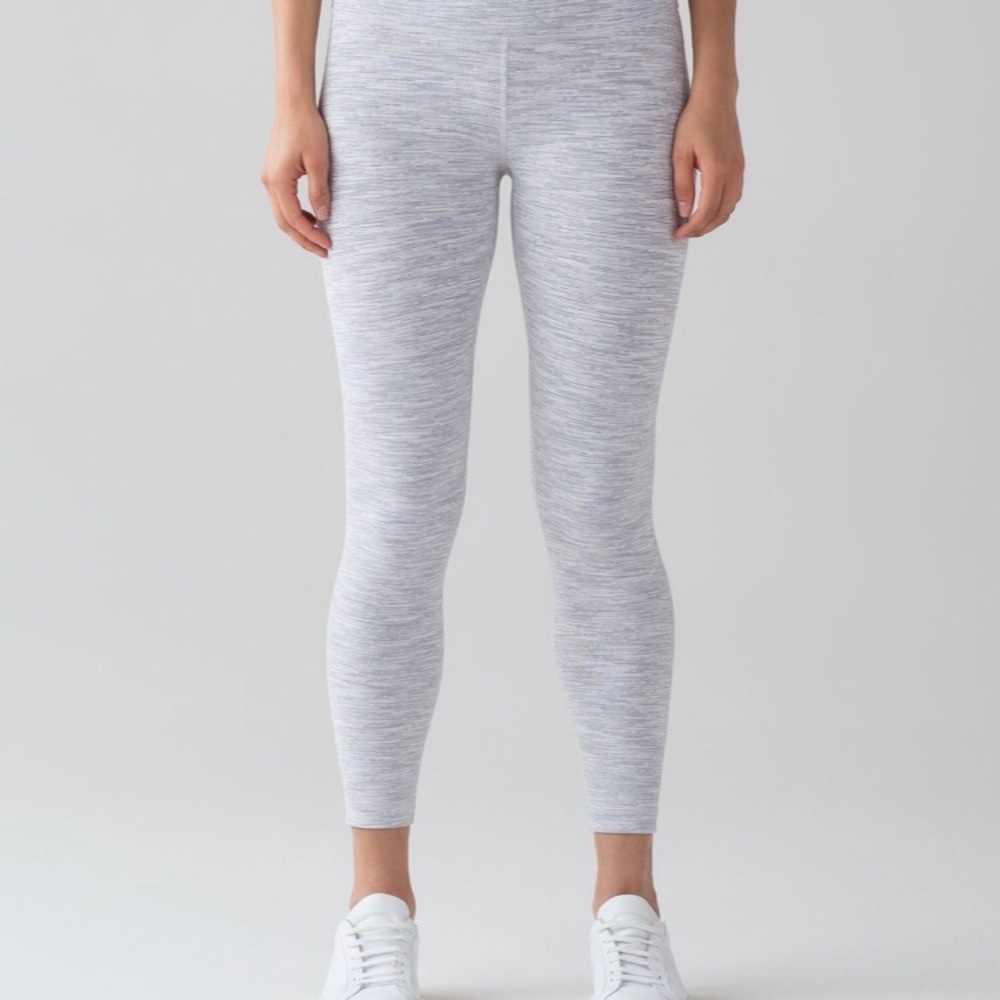 White wonder under 7/8 leggings